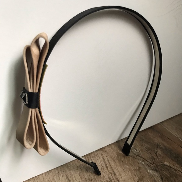 Satin bow Headband | Black and Nude - Picture 4 of 5